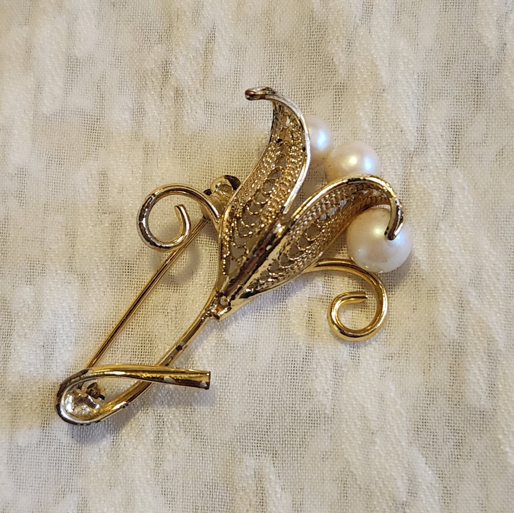 Vintage Gold Tone Pearl Bouquet Brooch